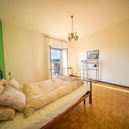 Cozy With Balcony, Ping Pong & Billiard Table ベッド・アンド・ブレックファスト Monte Molino