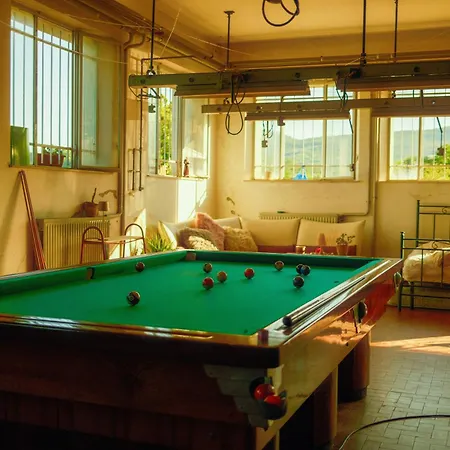 Cozy With Balcony, Ping Pong & Billiard Table *