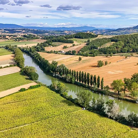 Cozy With Balcony, Ping Pong & Billiard Table ベッド・アンド・ブレックファスト *