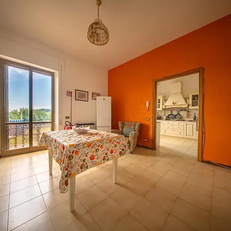 Cozy With Balcony, Ping Pong & Billiard Table Bed & Breakfast