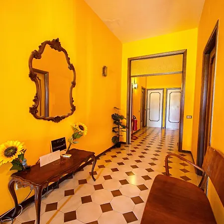 Bed & Breakfast Cozy With Balcony, Ping Pong & Billiard Table